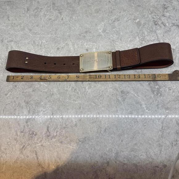 Michael Kors unisex leather and brass belt. Size Medium. Like New! - Picture 12 of 12